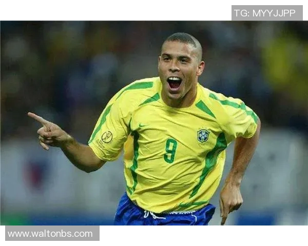 火歌足球传奇：从街头少年到世界巨星的崛起之路