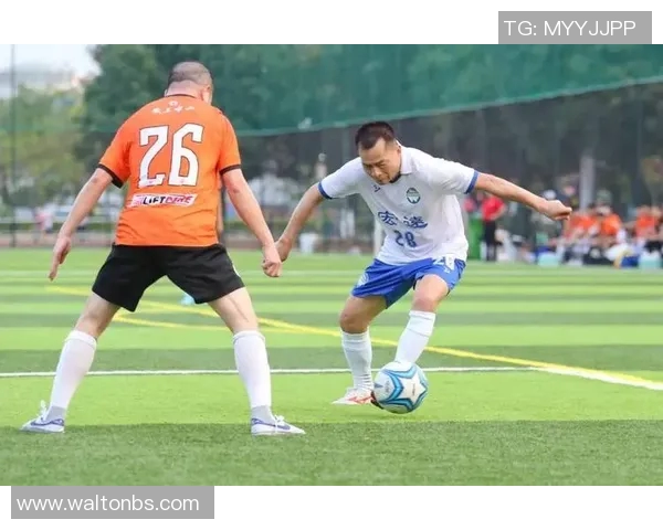 足球球星之间的深厚友谊与合作精神共谱精彩赛场传奇 足球球星之间的深厚友谊与合作精神共谱精彩赛场传奇